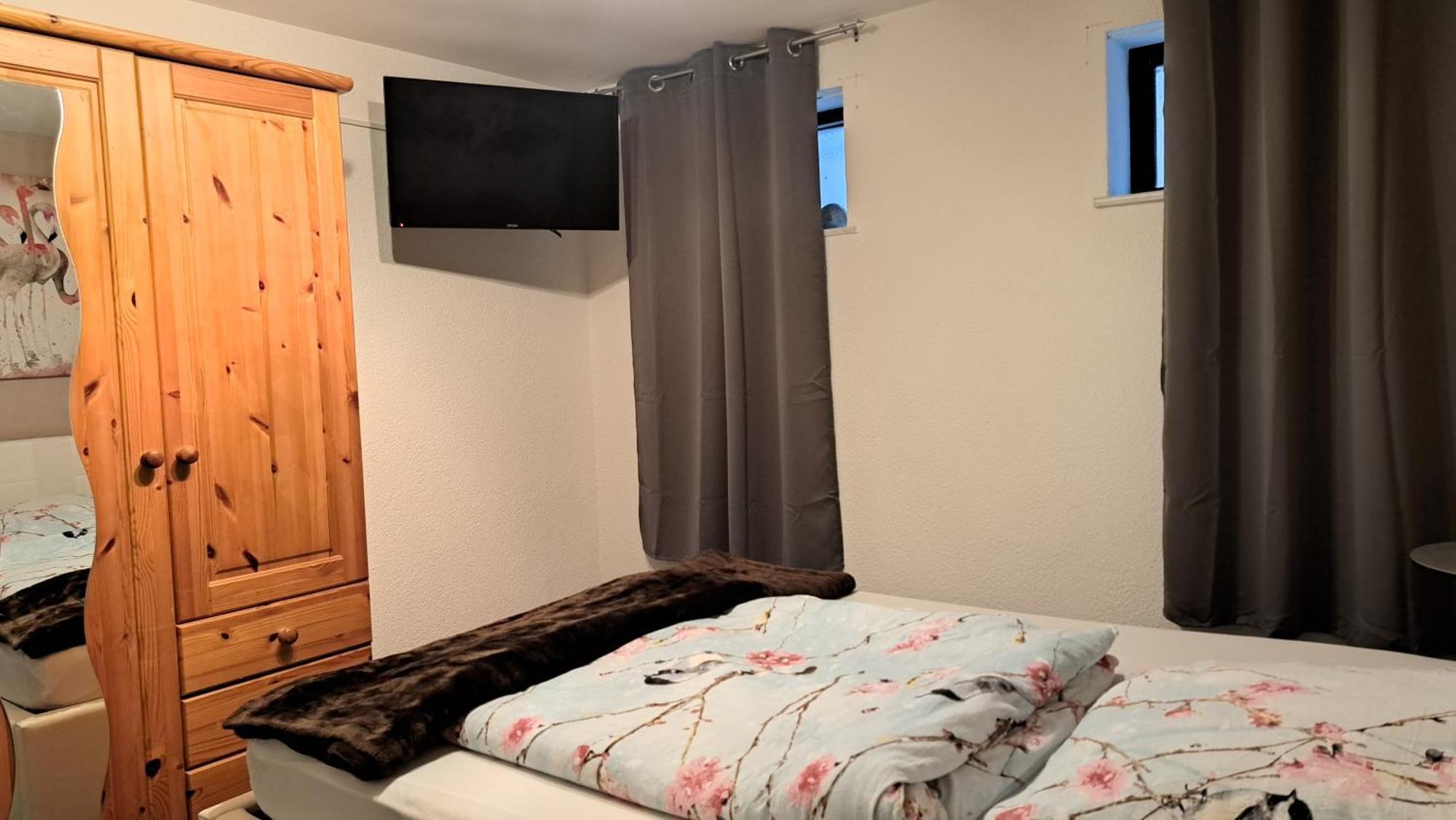 Jasmin In Schoenau Bei Heidelberg 4 Souterrain Apartment Schonau (Rhein-Neckar-Kreis)